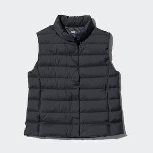 NWT-Uniqlo ultra light down vest in black-size XS